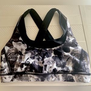 Lululemon sports bra